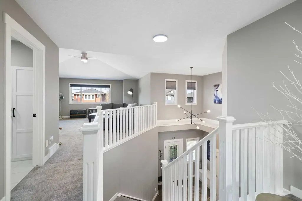 41 Banded Peak View Okotoks AB T2H 2W4