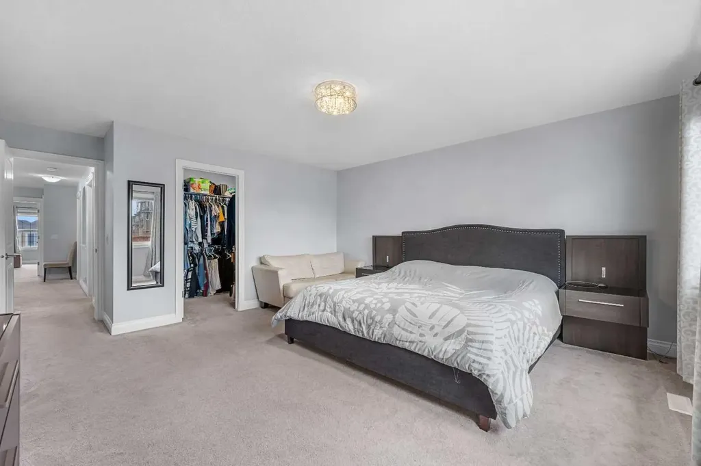 15 Sherwood Square NW Calgary AB T3R 0N7