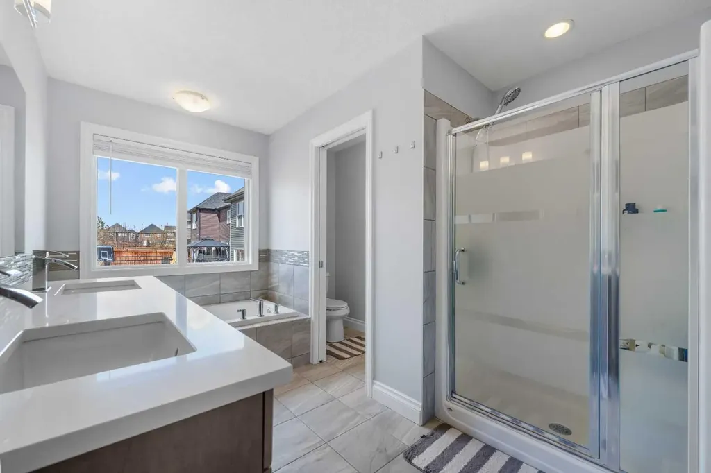 15 Sherwood Square NW Calgary AB T3R 0N7