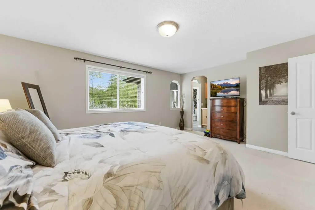 143 Chaparral Ravine View SE Calgary AB T2X 0S4