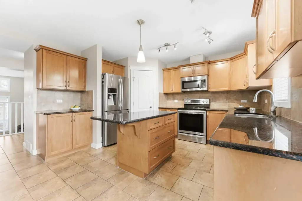 2370 Bayside Road SW Airdrie AB T4B 0N1