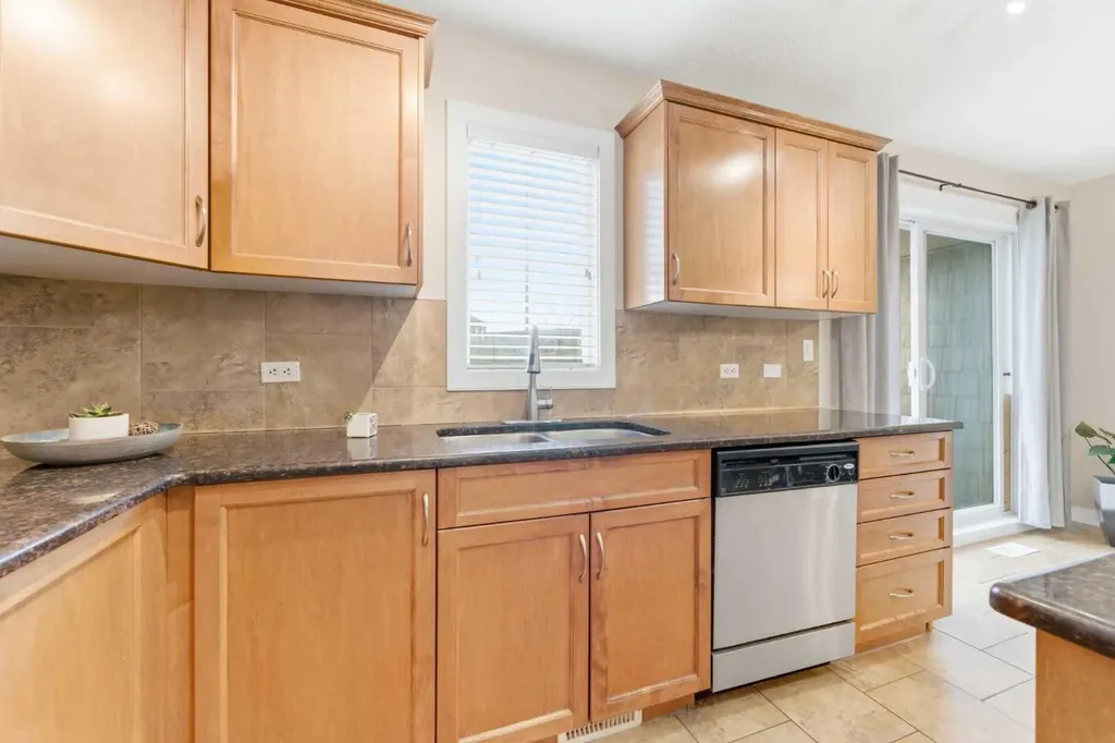 2370 Bayside Road SW Airdrie AB T4B 0N1