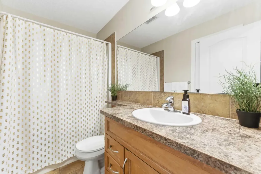 2370 Bayside Road SW Airdrie AB T4B 0N1