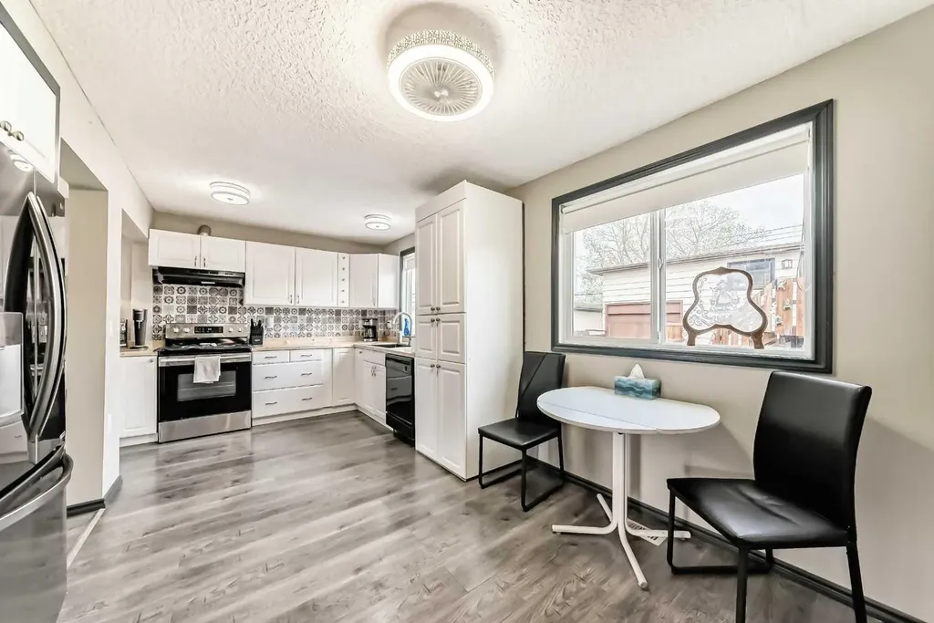3014 Doverville Crescent SE Calgary AB T2B 1T9