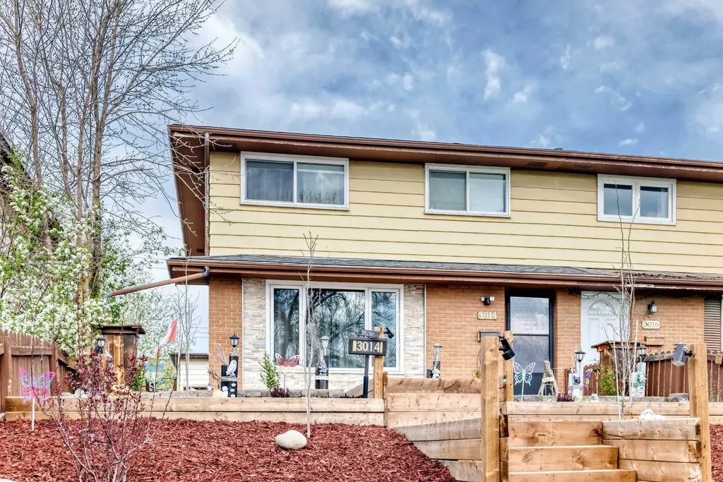 3014 Doverville Crescent SE Calgary AB T2B 1T9