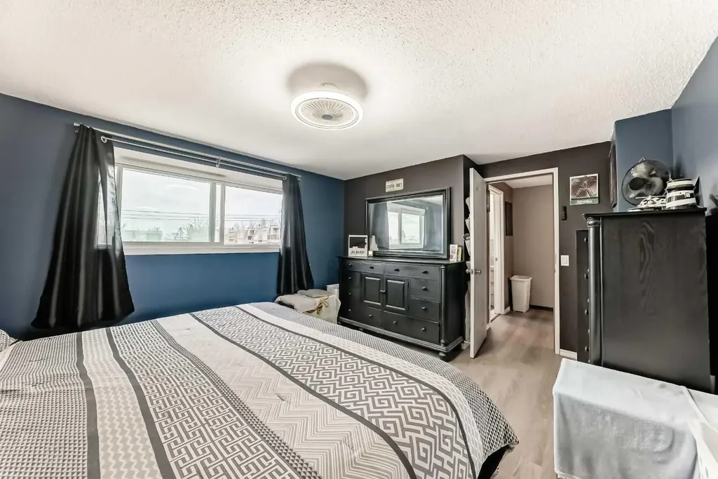 3014 Doverville Crescent SE Calgary AB T2B 1T9