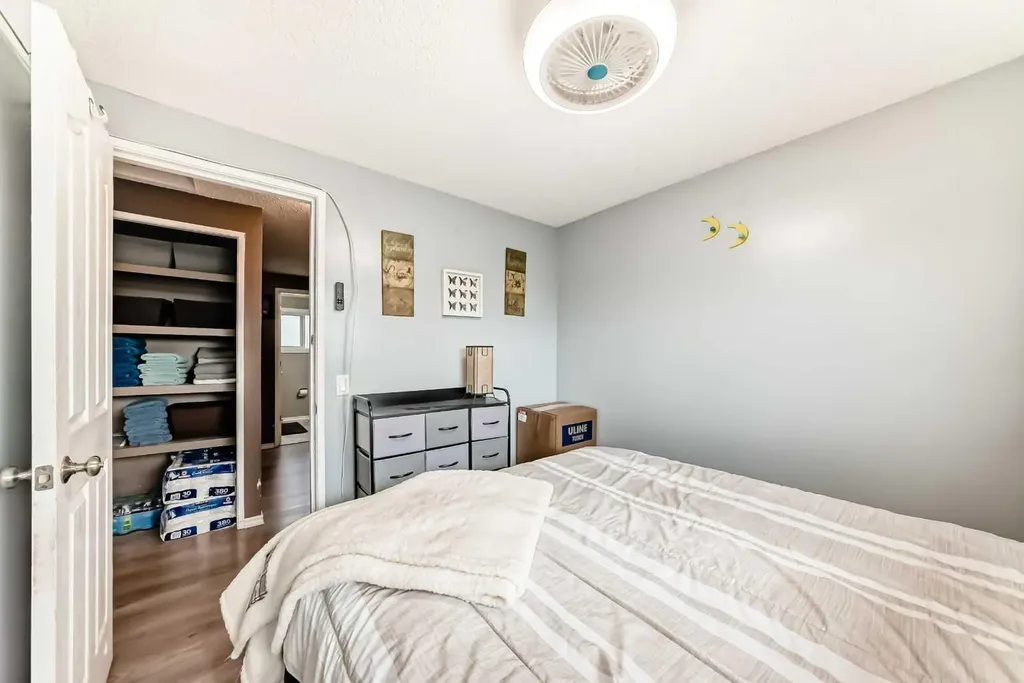 3014 Doverville Crescent SE Calgary AB T2B 1T9