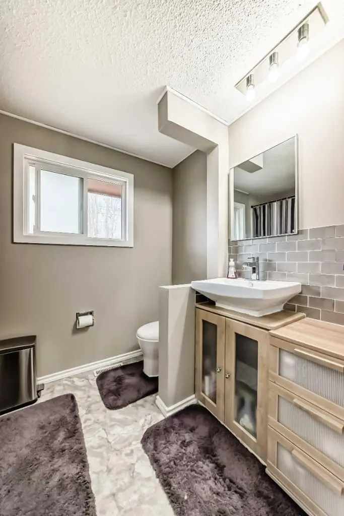 3014 Doverville Crescent SE Calgary AB T2B 1T9