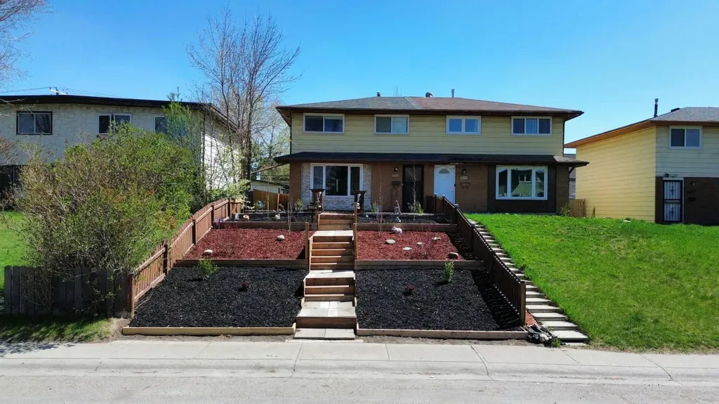 3014 Doverville Crescent SE Calgary AB T2B 1T9