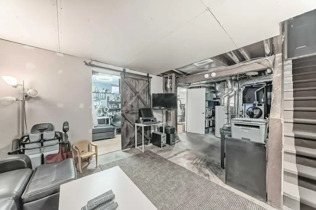 3014 Doverville Crescent SE Calgary AB T2B 1T9
