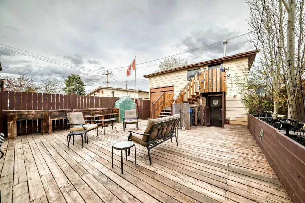 3014 Doverville Crescent SE Calgary AB T2B 1T9
