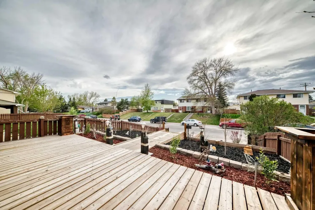 3014 Doverville Crescent SE Calgary AB T2B 1T9