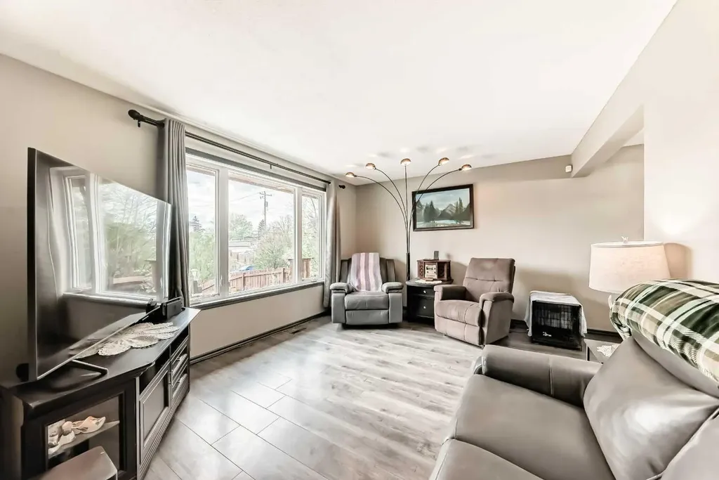 3014 Doverville Crescent SE Calgary AB T2B 1T9