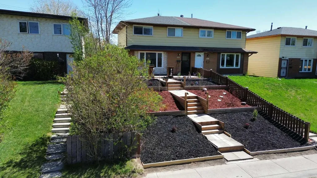 3014 Doverville Crescent SE Calgary AB T2B 1T9