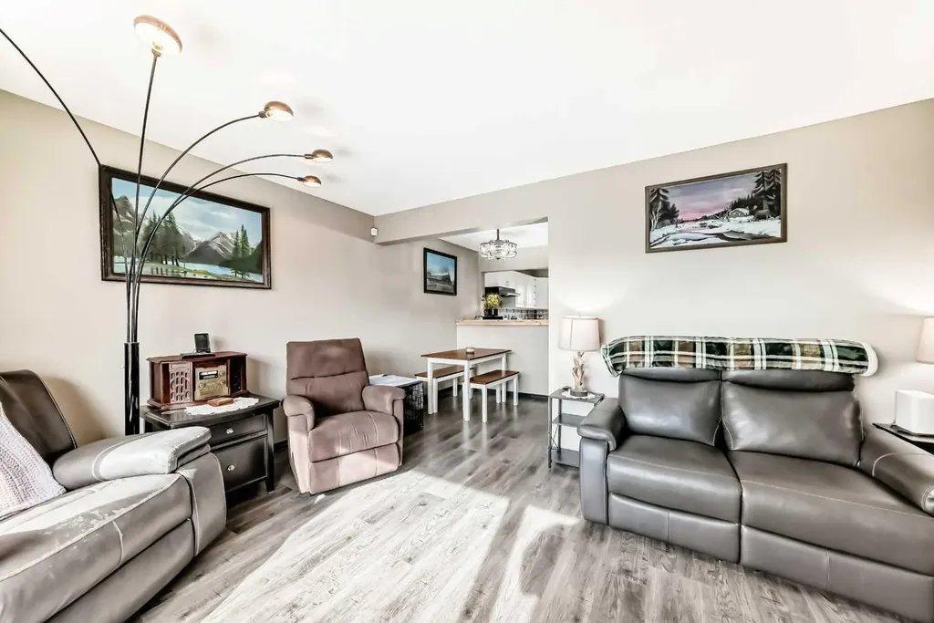 3014 Doverville Crescent SE Calgary AB T2B 1T9
