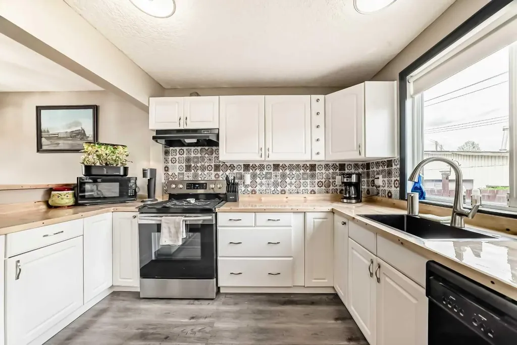3014 Doverville Crescent SE Calgary AB T2B 1T9