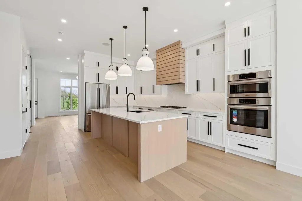 1027 32 Avenue NW Calgary AB T2K 0B2