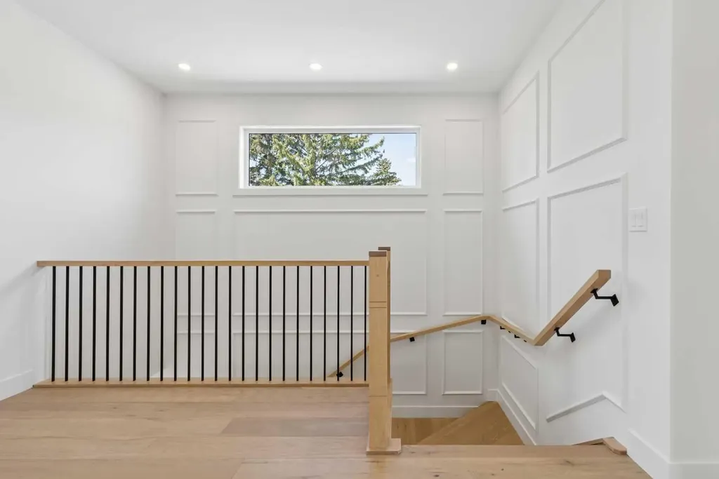 1027 32 Avenue NW Calgary AB T2K 0B2