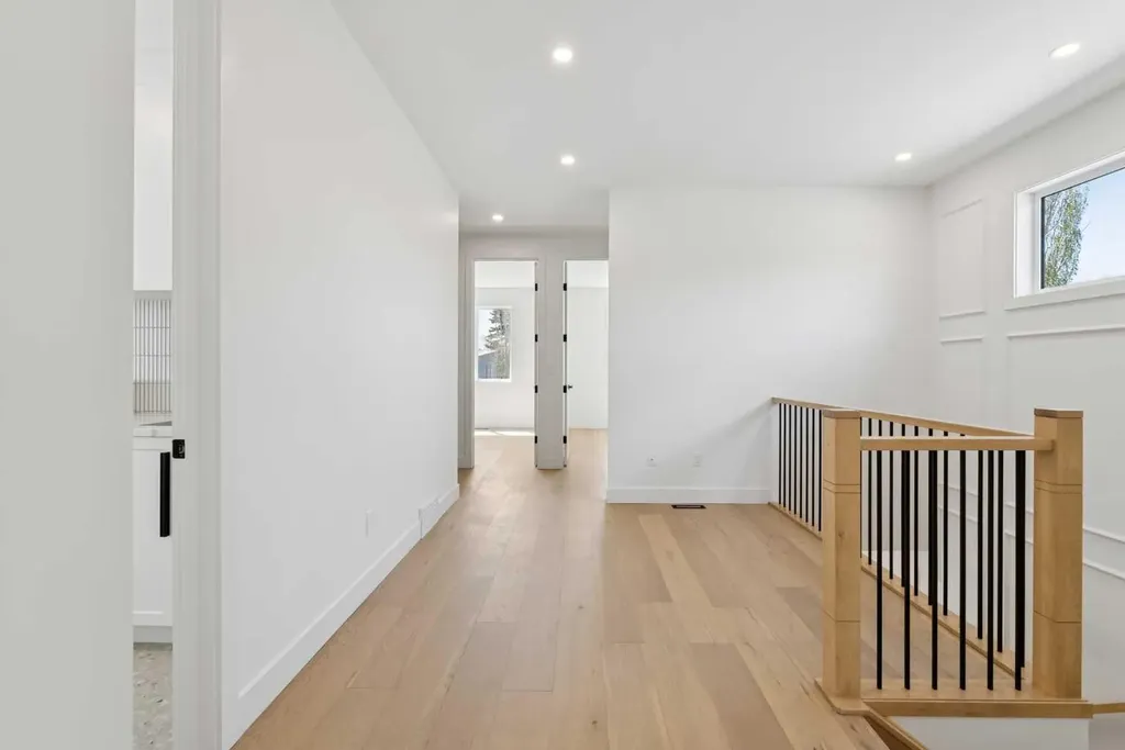 1027 32 Avenue NW Calgary AB T2K 0B2