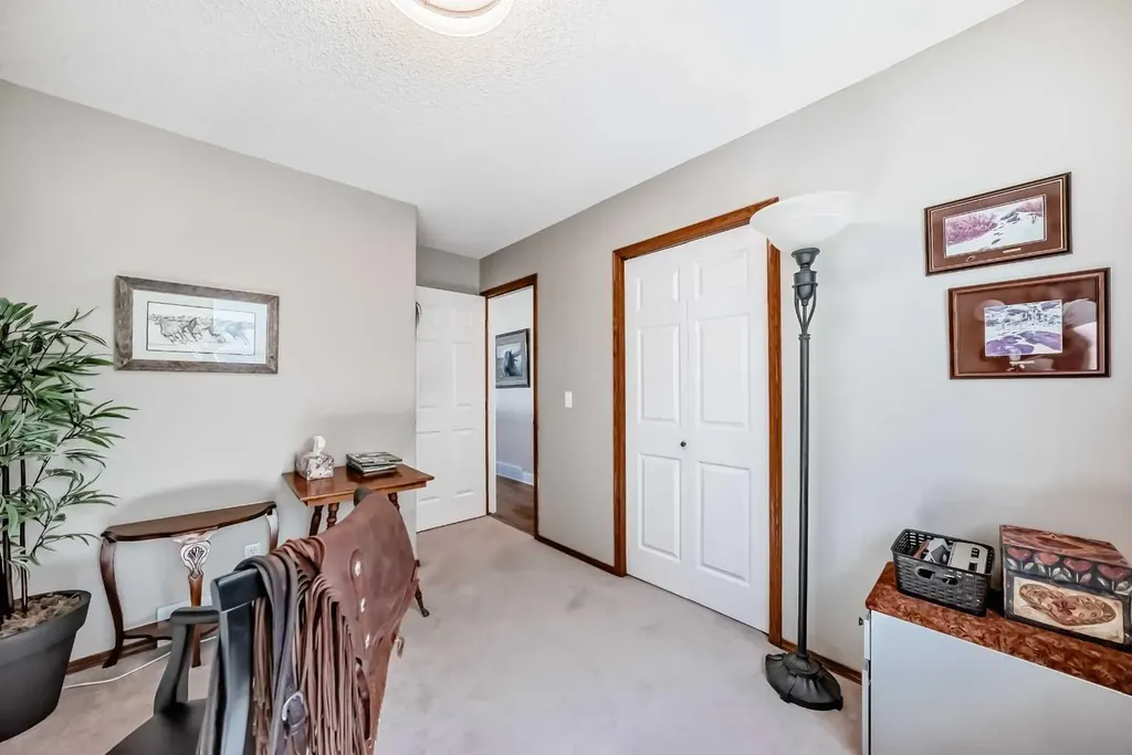 39 Westfall Crescent Okotoks AB T1S 1V5