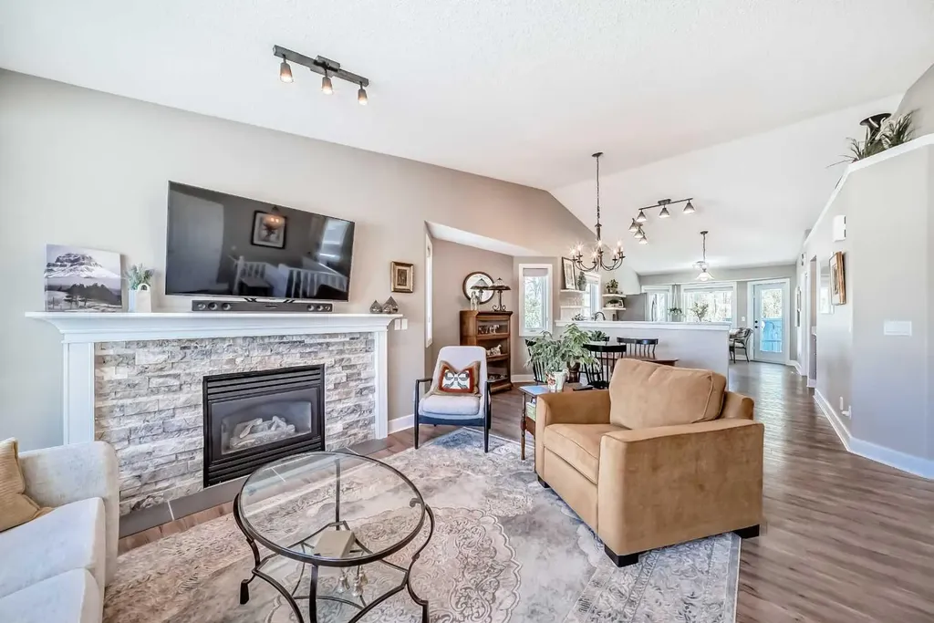 39 Westfall Crescent Okotoks AB T1S 1V5