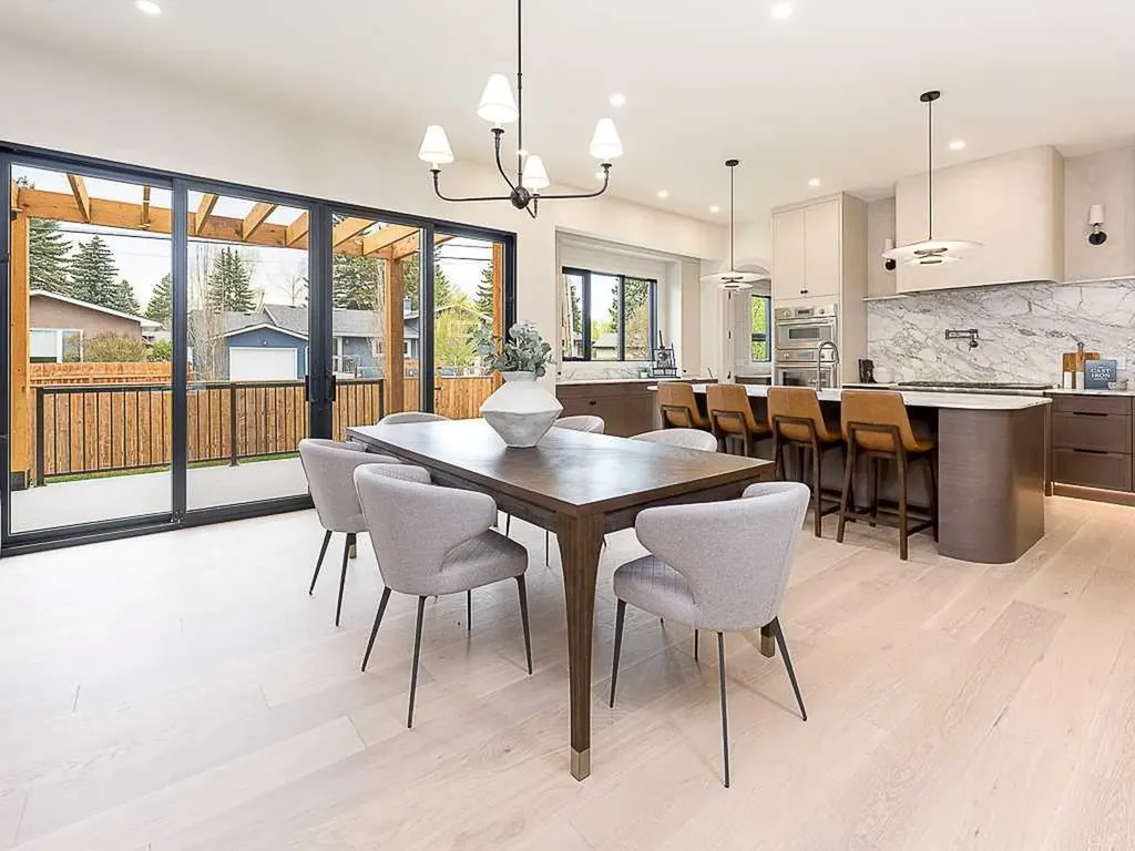15 42 Street SW Calgary AB T3C 1Y2