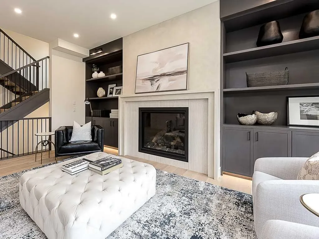 15 42 Street SW Calgary AB T3C 1Y2