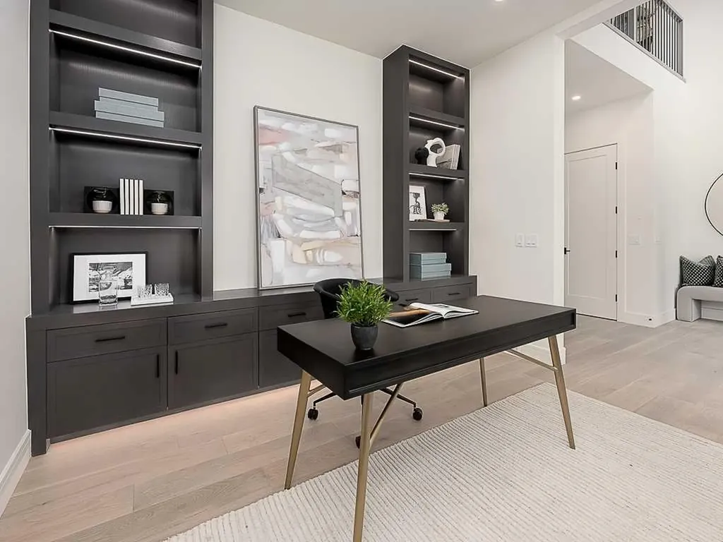 15 42 Street SW Calgary AB T3C 1Y2