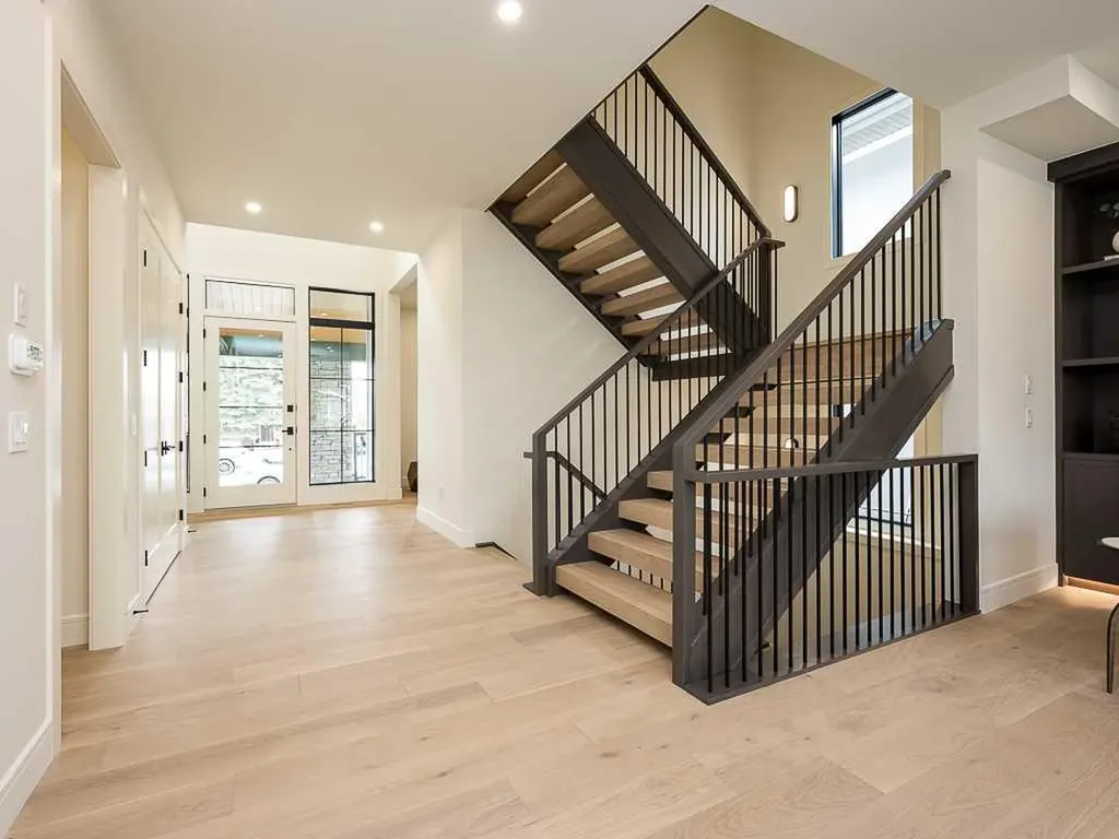 15 42 Street SW Calgary AB T3C 1Y2