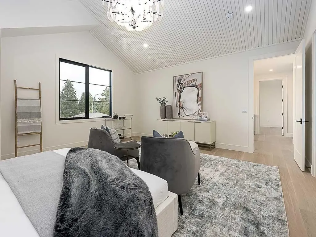 15 42 Street SW Calgary AB T3C 1Y2
