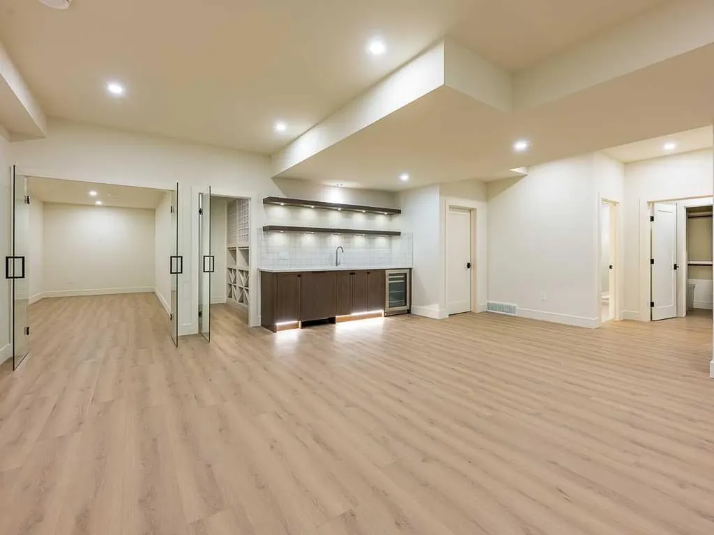 15 42 Street SW Calgary AB T3C 1Y2