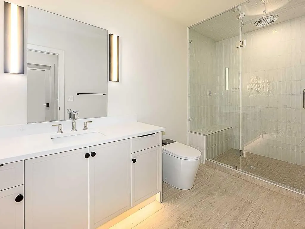 15 42 Street SW Calgary AB T3C 1Y2