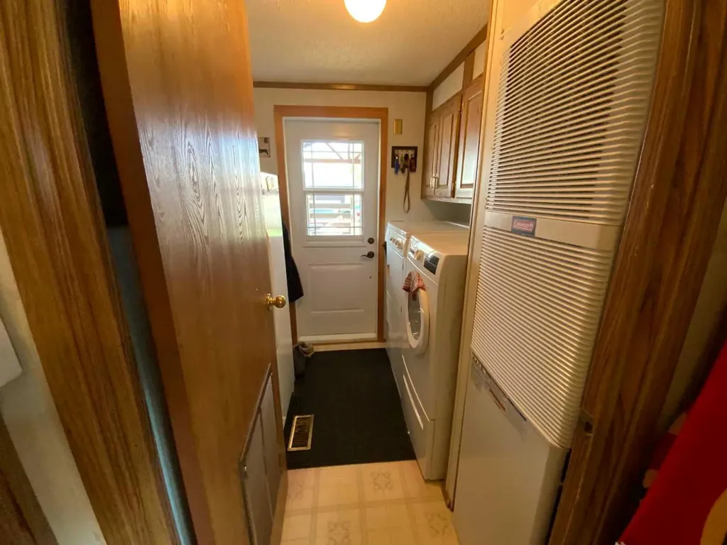 109 3 Street E Delia AB T0J 0W0