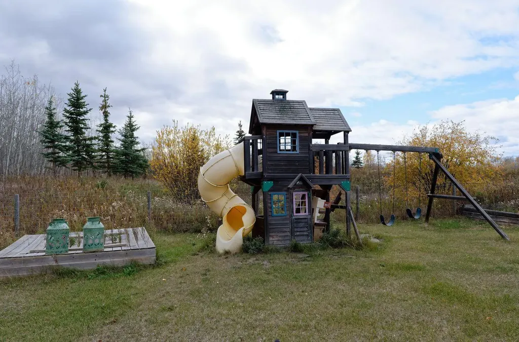 31039 Township Road 734 Bezanson AB T0H0G0