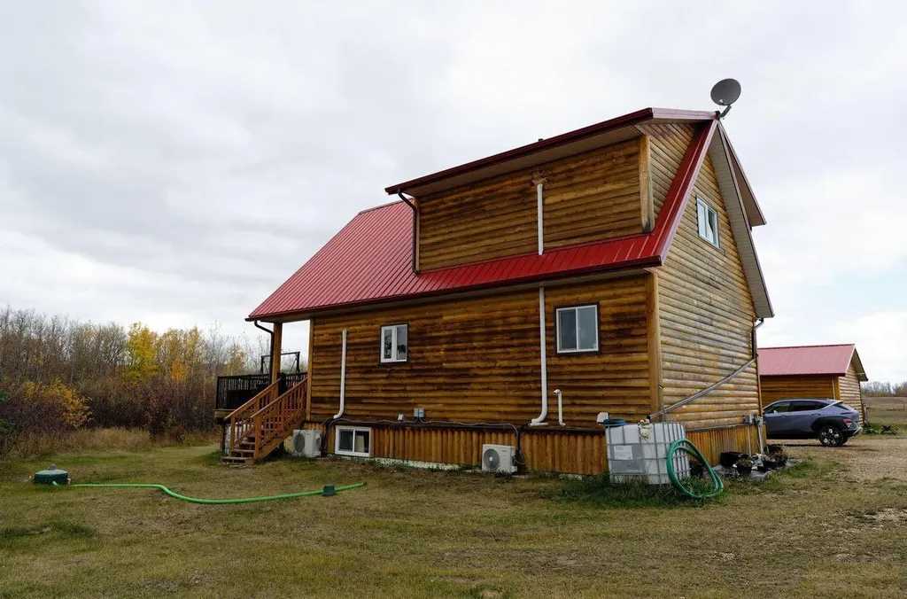 31039 Township Road 734 Bezanson AB T0H0G0