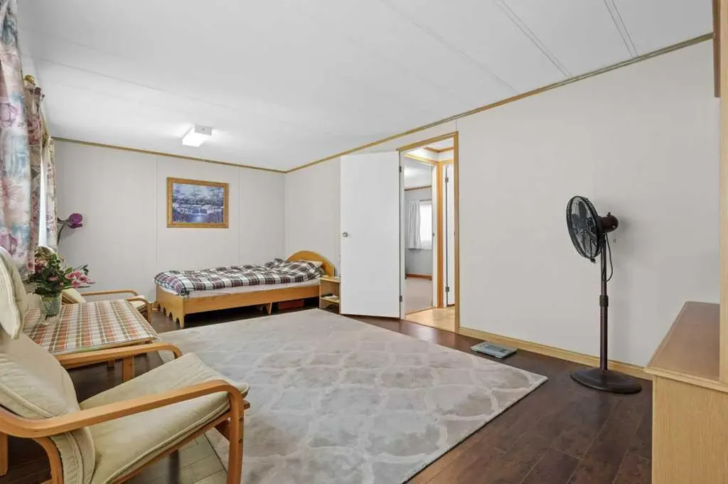 3223 83 Street NW Calgary AB T3B5N2