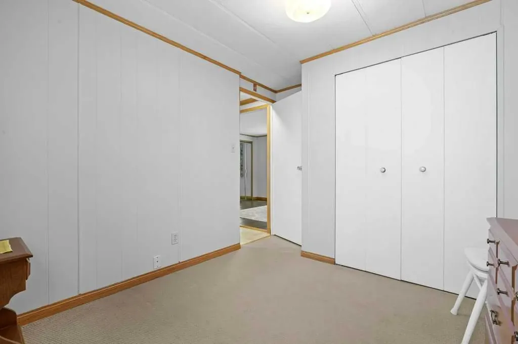 3223 83 Street NW Calgary AB T3B5N2