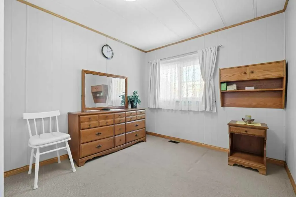3223 83 Street NW Calgary AB T3B5N2