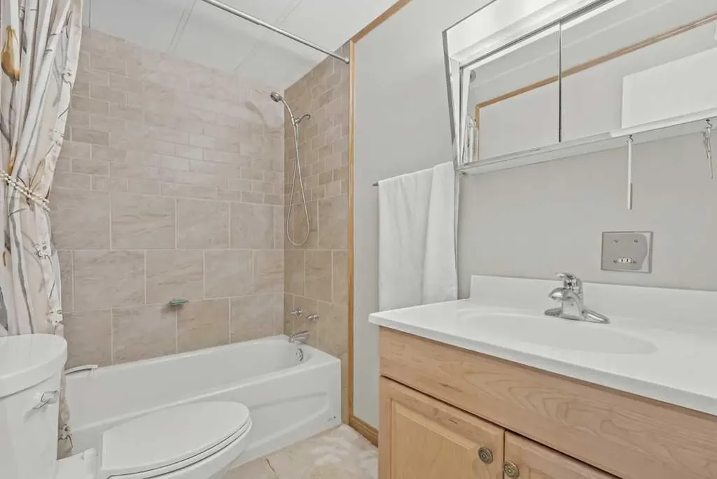 3223 83 Street NW Calgary AB T3B5N2