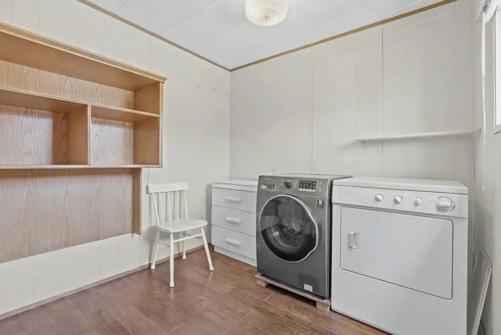 3223 83 Street NW Calgary AB T3B5N2
