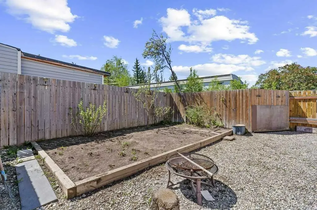 3223 83 Street NW Calgary AB T3B5N2