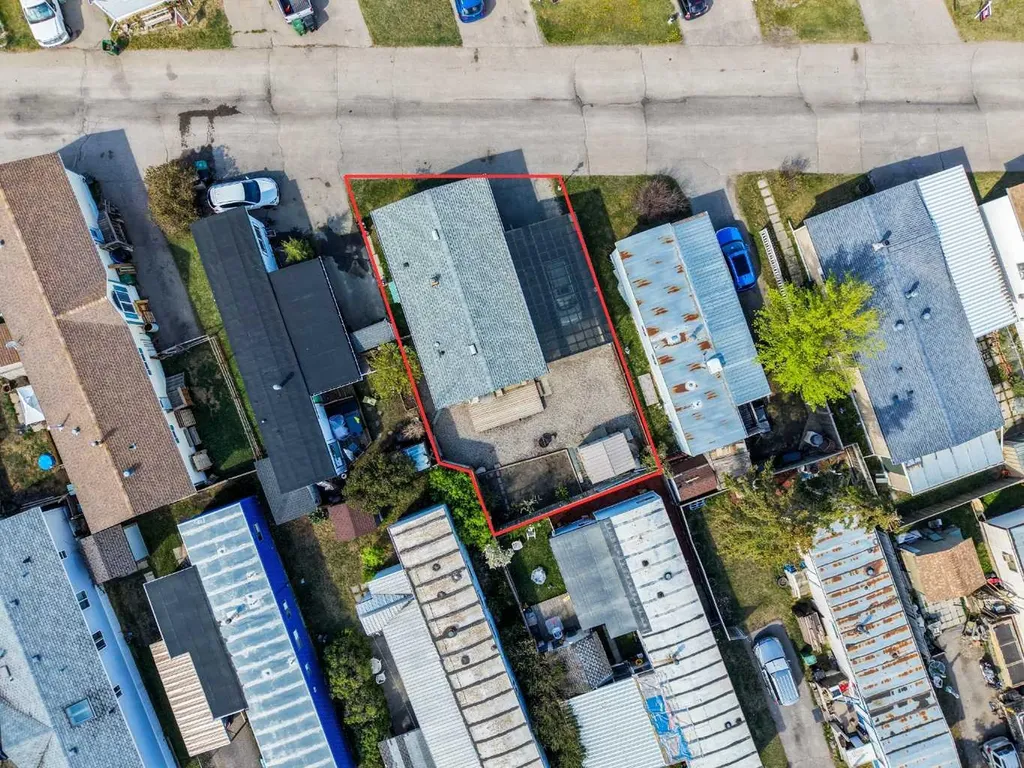 3223 83 Street NW Calgary AB T3B5N2