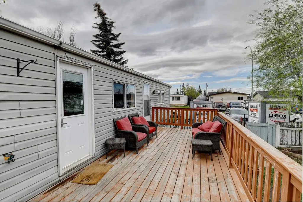 9766 119a Avenue Grande Prairie AB T8V 5H7