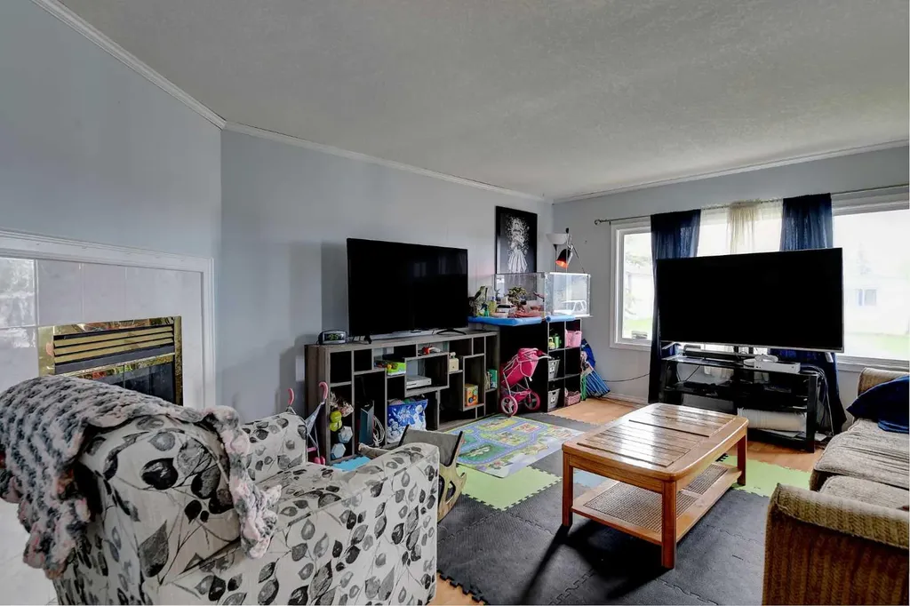 9766 119a Avenue Grande Prairie AB T8V 5H7