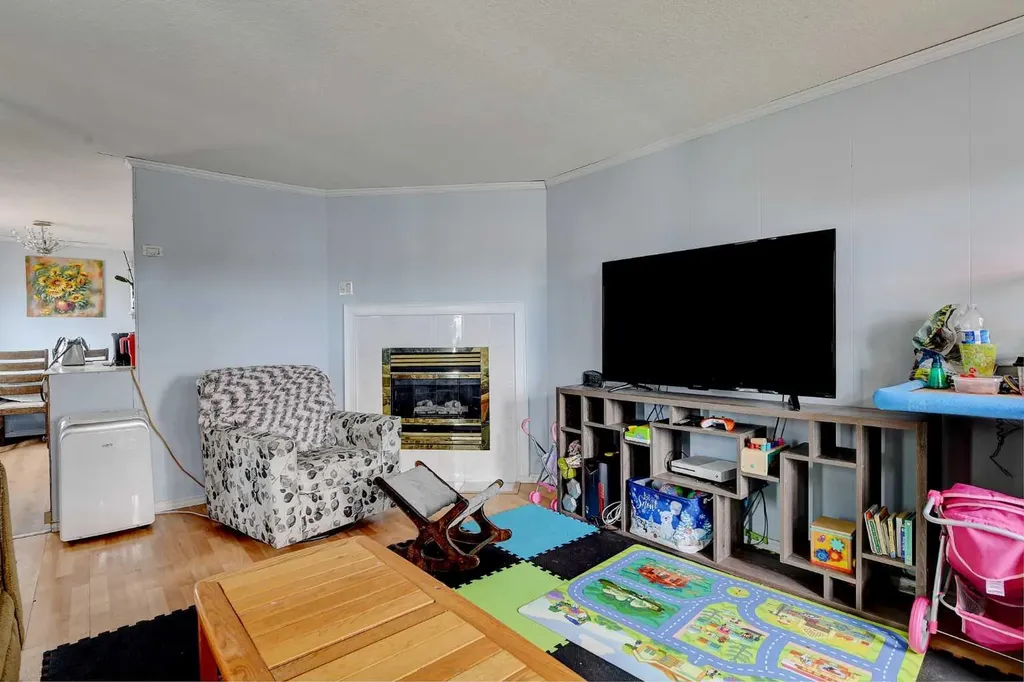 9766 119a Avenue Grande Prairie AB T8V 5H7