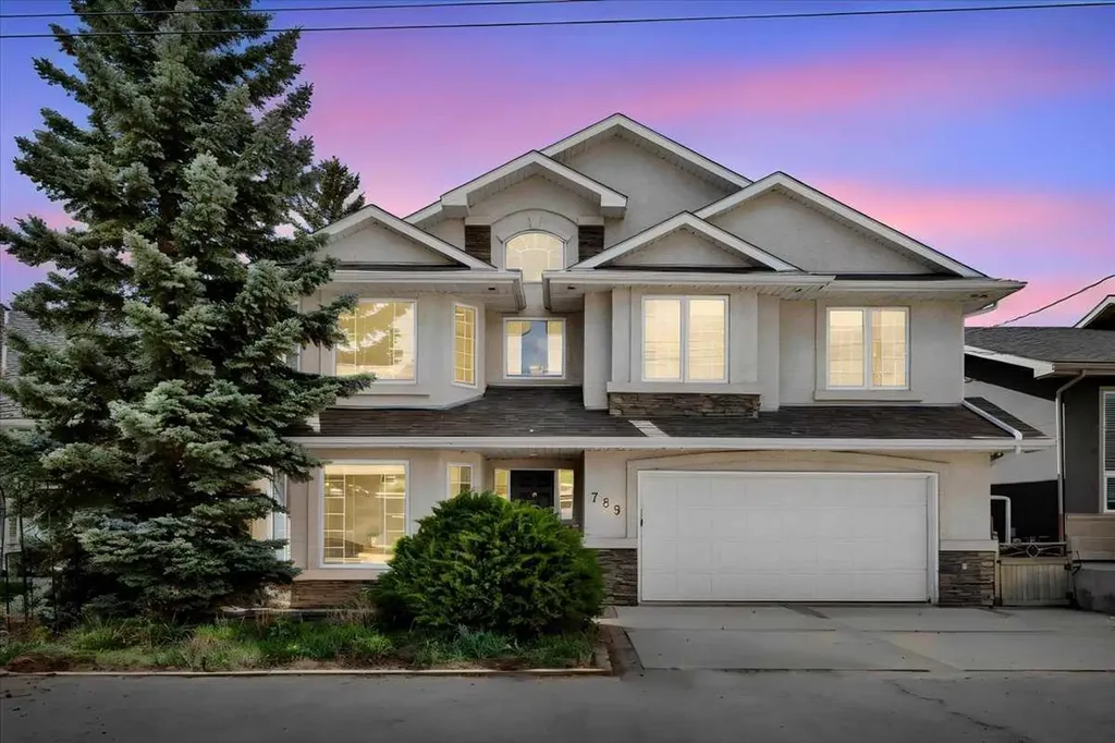 789 East Chestermere Drive Chestermere AB T1X 1A6
