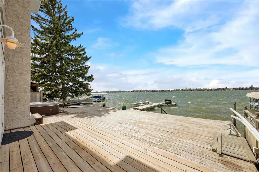 789 East Chestermere Drive Chestermere AB T1X 1A6