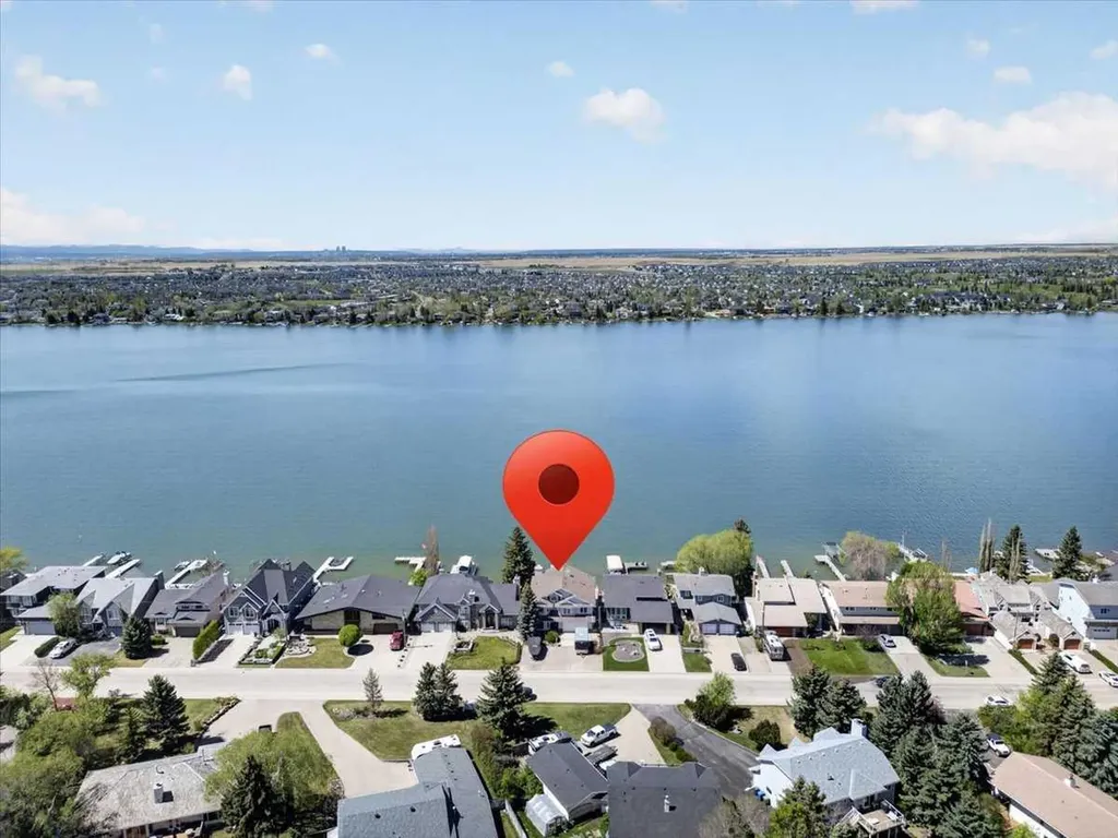 789 East Chestermere Drive Chestermere AB T1X 1A6