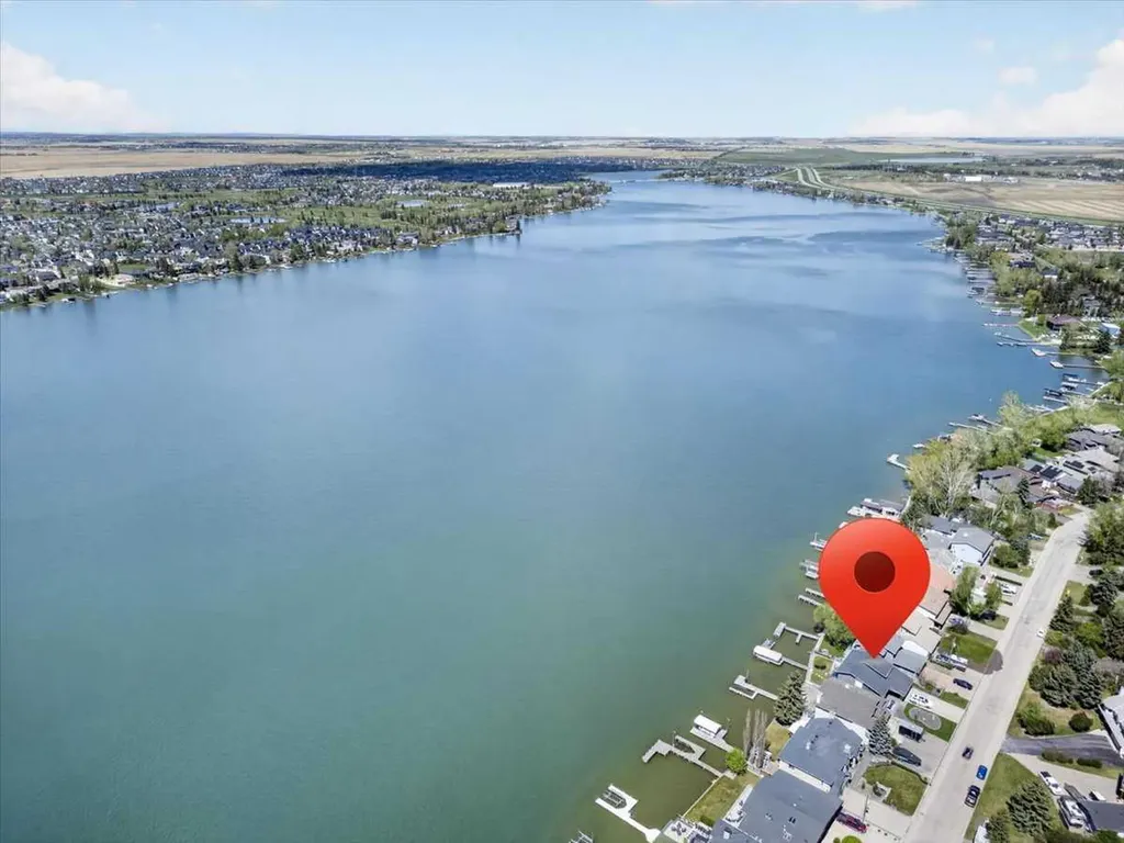 789 East Chestermere Drive Chestermere AB T1X 1A6