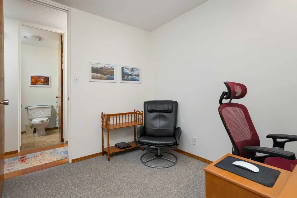 30 Montclare Avenue Camrose AB T4V 2K8